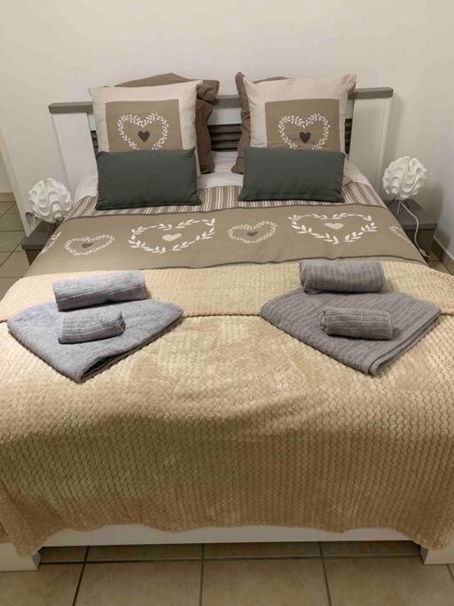 Gite 3 Etoiles Les Gourlines Avec Balneo, Veranda, Piscine Et Garage Avermes Exterior foto